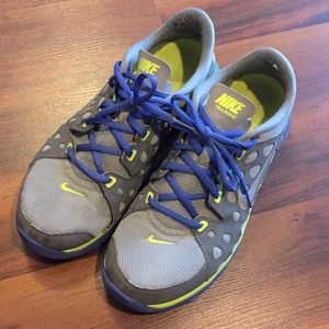 SALE! Nike sneakers size 8.5 EUC